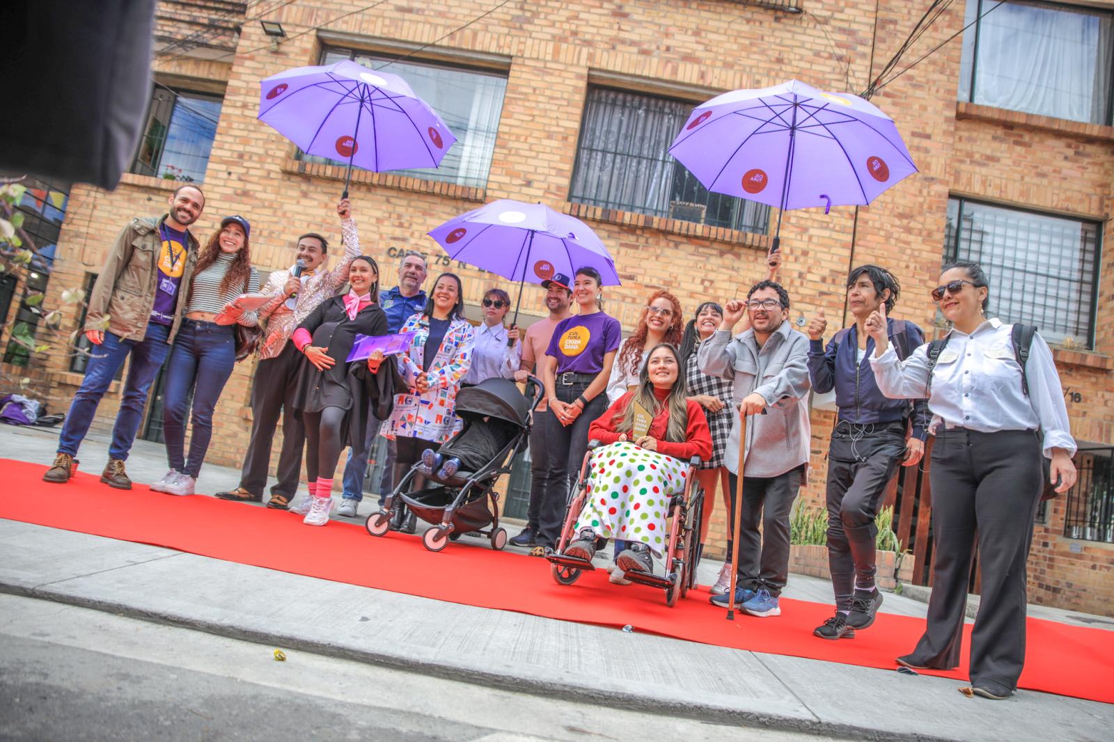 Acción performática en el dia del peatón